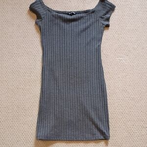 Elegant Gray Off-Shoulder Dress Express Size M